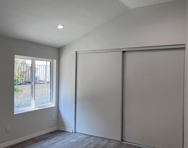 2111 Vallecito Drive - Photo Thumbnail 3