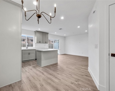 16385 Valencia Avenue - Photo Thumbnail 4