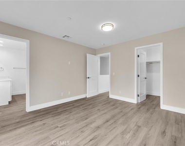 16385 Valencia Avenue - Photo Thumbnail 20