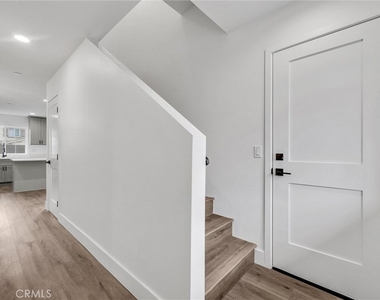 16385 Valencia Avenue - Photo Thumbnail 2