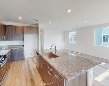15166 Horizon Street - Photo Thumbnail 1