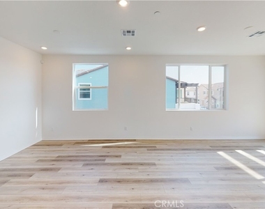 15166 Horizon Street - Photo Thumbnail 9