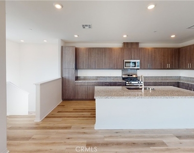15166 Horizon Street - Photo Thumbnail 5
