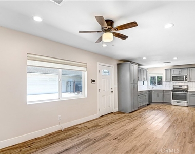 1913 N Vallejo Way - Photo Thumbnail 4