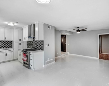 3700 Mountain Avenue - Photo Thumbnail 3