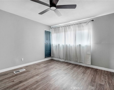 3700 Mountain Avenue - Photo Thumbnail 4