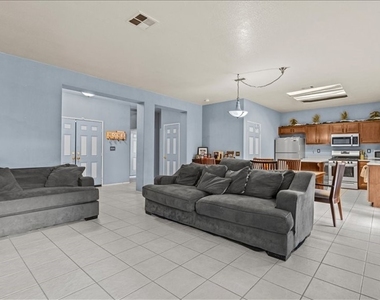 13541 Princeton - Photo Thumbnail 4