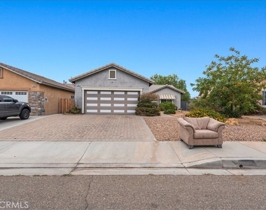 13541 Princeton - Photo Thumbnail 19