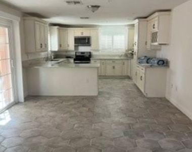 1473 S Rebecca Street S - Photo Thumbnail 1