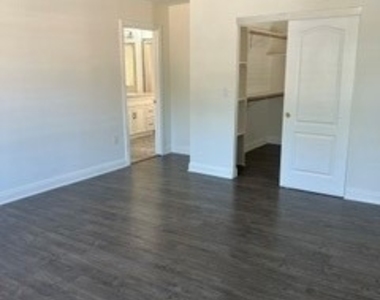 1473 S Rebecca Street S - Photo Thumbnail 13