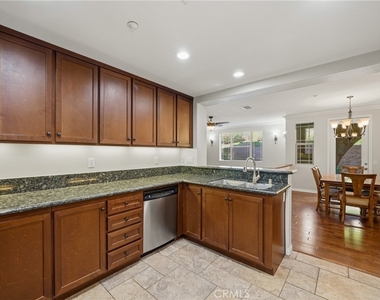 12422 Benton Drive - Photo Thumbnail 14