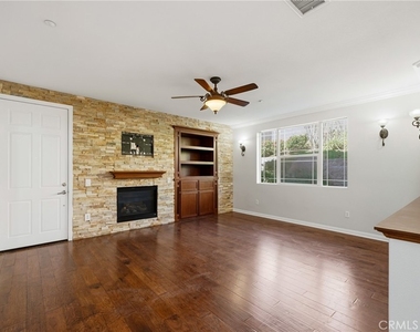 12422 Benton Drive - Photo Thumbnail 3
