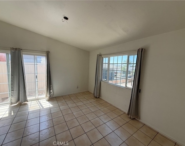 5948 Quiroz - Photo Thumbnail 22