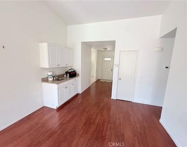 5948 Quiroz - Photo Thumbnail 8