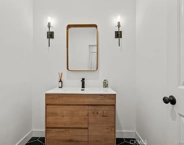 3450 Malaga Court - Photo Thumbnail 21