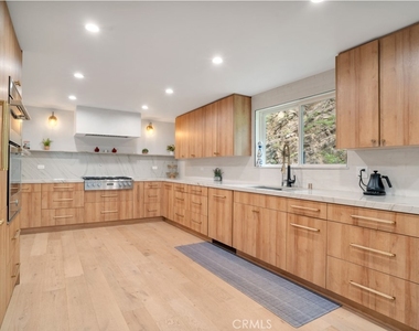 850 Country Club Drive - Photo Thumbnail 11