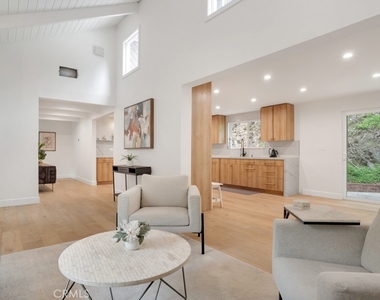 850 Country Club Drive - Photo Thumbnail 6