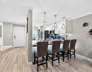 4125 Amberwood Cir - Photo Thumbnail 2