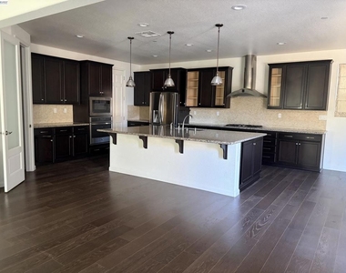575 W Strauss Dr - Photo Thumbnail 1