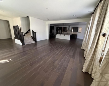 575 W Strauss Dr - Photo Thumbnail 2