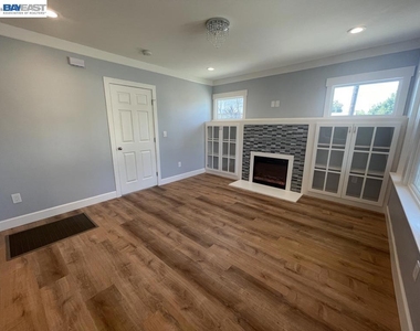 2593 East Ave - Photo Thumbnail 3