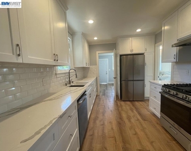 2593 East Ave - Photo Thumbnail 10
