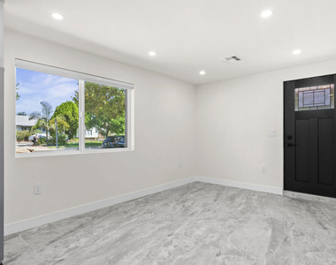 16042 Knapp Street - Photo Thumbnail 4