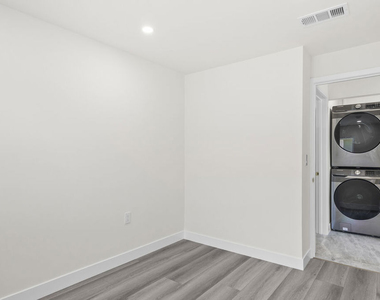 16042 Knapp Street - Photo Thumbnail 11