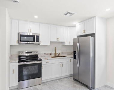 16042 Knapp Street - Photo Thumbnail 7