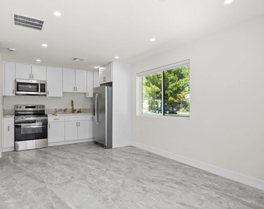 16042 Knapp Street - Photo Thumbnail 6
