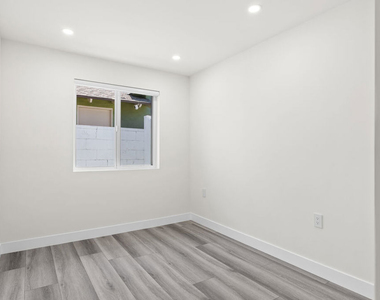 16042 Knapp Street - Photo Thumbnail 9
