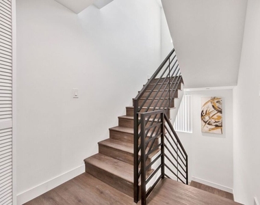 1458 Butler Avenue - Photo Thumbnail 6
