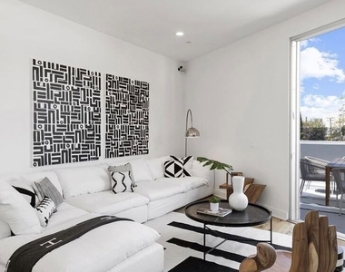 616 N Croft Avenue - Photo Thumbnail 1