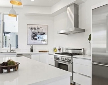 616 N Croft Avenue - Photo Thumbnail 3