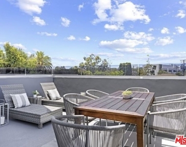 616 N Croft Avenue - Photo Thumbnail 4