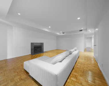 1601 N Fuller Avenue - Photo Thumbnail 7