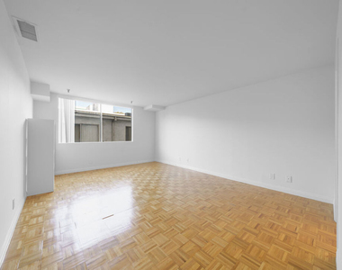 1601 N Fuller Avenue - Photo Thumbnail 22