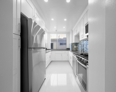 1601 N Fuller Avenue - Photo Thumbnail 19
