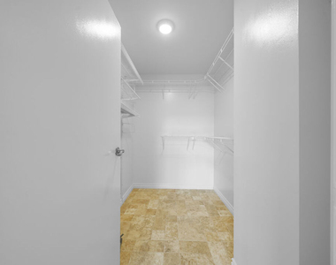 1601 N Fuller Avenue - Photo Thumbnail 25