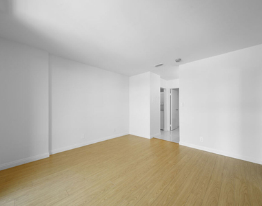 1601 N Fuller Avenue - Photo Thumbnail 13