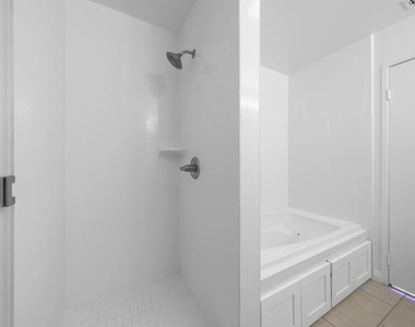1601 N Fuller Avenue - Photo Thumbnail 27