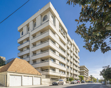 1601 N Fuller Avenue - Photo Thumbnail 4