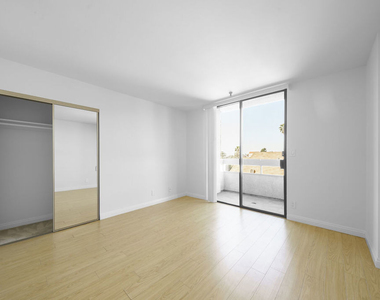 1601 N Fuller Avenue - Photo Thumbnail 12