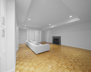 1601 N Fuller Avenue - Photo Thumbnail 6