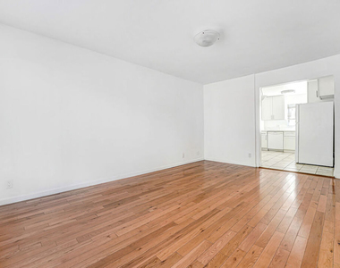 1427 N Martel Avenue - Photo Thumbnail 2