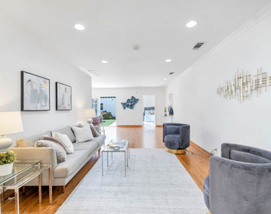 109 N Maple Drive - Photo Thumbnail 3