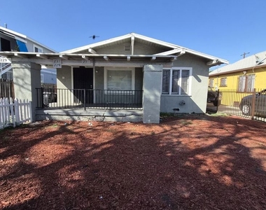 229 E 85th Street - Photo Thumbnail 23