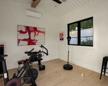 5124 Calvin Avenue - Photo Thumbnail 32