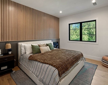 5124 Calvin Avenue - Photo Thumbnail 20