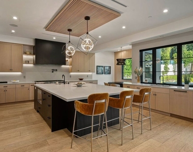 5124 Calvin Avenue - Photo Thumbnail 10
